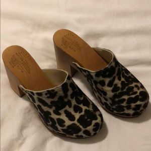 NWOB Charlotte Stone Leopard Marlo clogs Sz 38